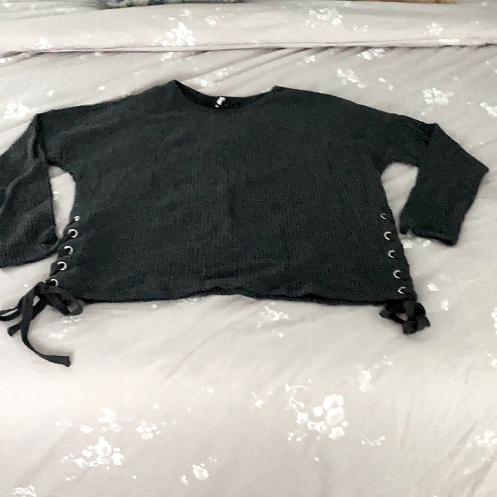 Z supply side lace up top